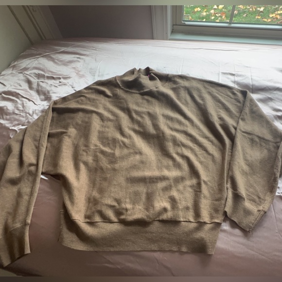 oversized fit neutral sweater - Picture 1 of 4